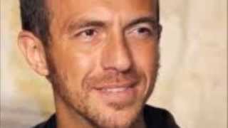 Calogero paroles de conduire en Angleterre