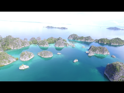 Raja Ampat, West Papua, Indonesia! Diving & kayaking paradise! HD