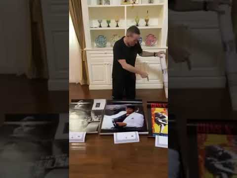 Video review of Poster Memorabilia authenticated signed poster