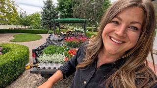 Decorating the Portico 🇺🇸, Big Tree Installation & Planting Flowers! ❤️🌲🥰