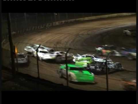 Super Sedan Feature Pile Up turn 2 Maryborough 15.5.2010.wmv