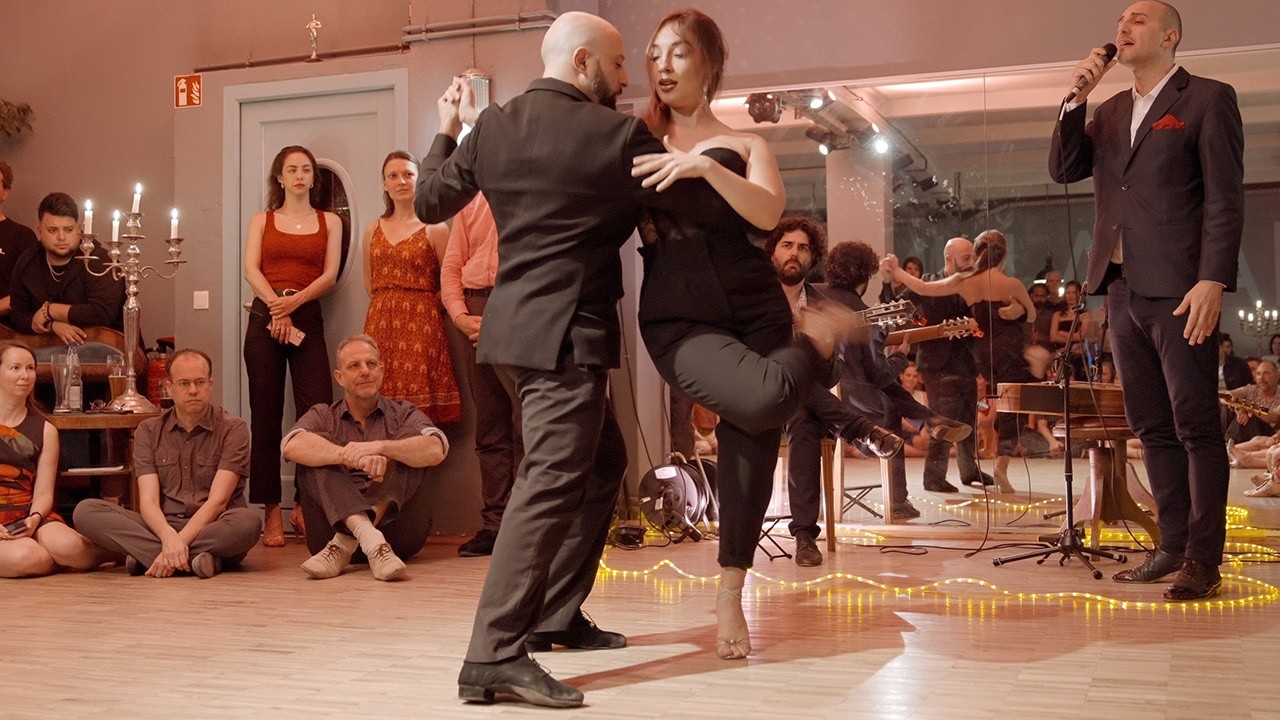 Ornella Simonetto and Leo Di Cocco – Rey de la ilusión by duo Villarreal Crom