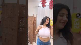 HOT NAKED GIRL SHOWING PUSSY & B..,