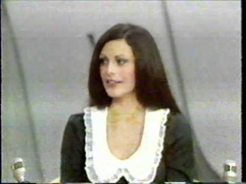 Lyn Christopher chats with Mike Douglas about her London Visit