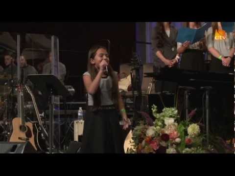 Laura Bretan la conventia din Seattle