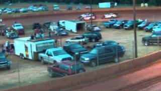 preview picture of video 'Laurens County Speedway Crate Heat Race 8/10/13'