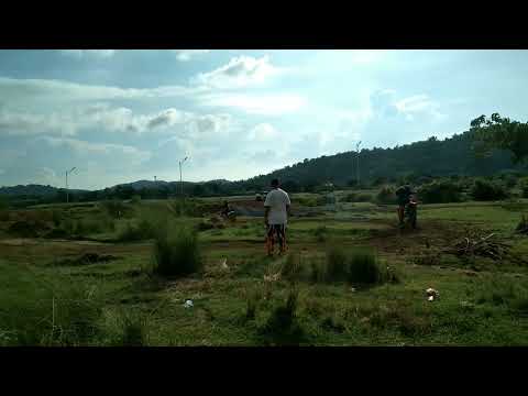 Grabe todo hataw sa pag ensayo mga motocross riders..nakaka bilib at nakaka enjoy panuorin. .