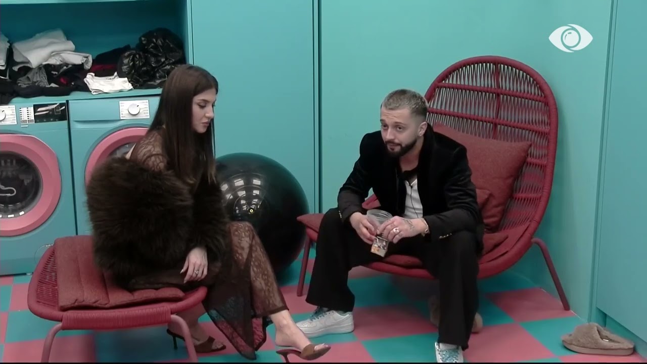 “Po puthemi, ik…”/ Gjesti debaton me Valbonën: Je bërë xheloze, mos ke ndërruar Jozin ti