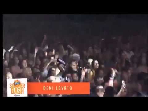 Demi Lovato Ft Cher Lloyd - Really Dont Care (Live)