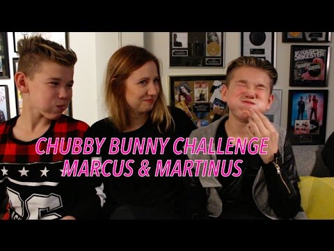 FRIDA | Julig Chubby Bunny Challenge med Marcus och Martinus
