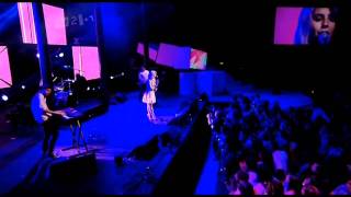 (HD) Marina and the Diamonds - Radioactive (Digital Music Awards 03/10/2011)