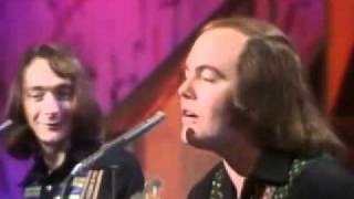 Sutherland Brothers & Quiver - Arms Of Mary (TOTP) 1976