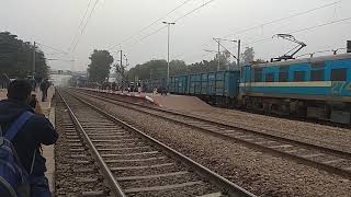 preview picture of video 'Vande Bharat Express Passing Through Bharthana Railway Station'