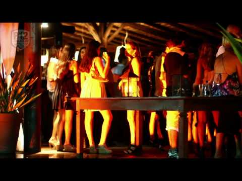 Parador 12 - Life is a loop - Ely Abu - Henrique Fernandes - Carnaval 2010 - Jurere Internacional