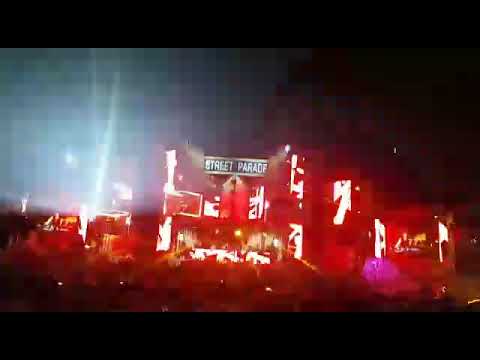 CLOSING STREET PARADE 2019 - AMELIE LENS