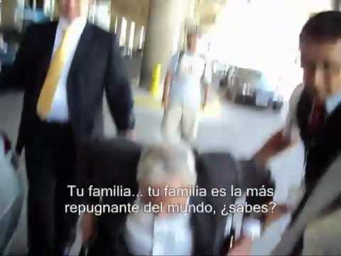 dAVID rOCKEFELLER CONFRONTED AT cHILEAN aIRPORT DURING VACATIONS (eng _ spa).FLV