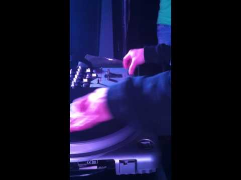 ScratchDJ.de Battle @ IDA Germany 2011 - Finals Round 2 - Tommy D vs Ckrick