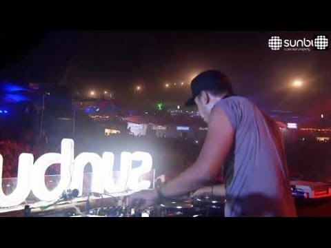 Afrojack - ID (Sunburn Festival India 2013)