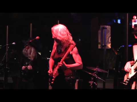 Laurie Morvan Band, live at the Gas Lamp, Livin In a Man's World