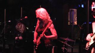 Laurie Morvan Band, live at the Gas Lamp, Livin In a Man's World