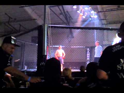 John Kessel vs. Brandon Helmig AAMMA 33, crowd cam