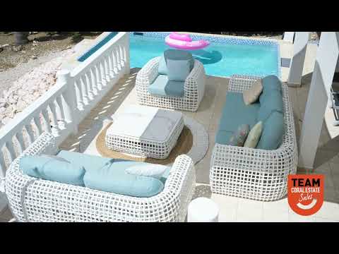 Videovoorbeeld: Villa in Coral Estate