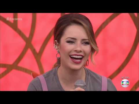 Fátima Bernardes se diverte com trolagem de Sandy no palco do Encontro