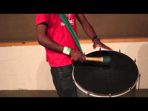 Funk surdo lines demonstrated by Mestre Fred