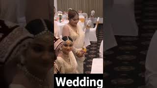 බලන්න්කෝ කවුද ඉන්නේ කියලා😆❤️ #wedding #fashion #anjali #ksujeewa #namalrajapaksa #love