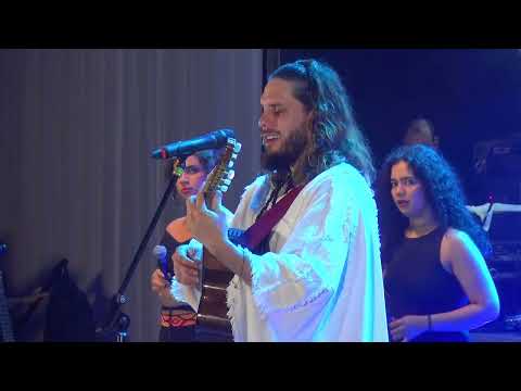 NÉSTOR LÓ Y LOS CAMINANTES - EN VIVO