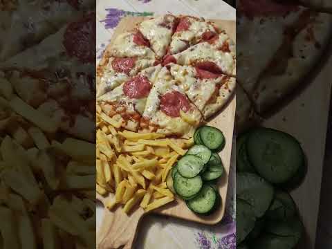Pizza for dinner with sides #cooking #pizza #dinner #homemade #homemadefood #yummy