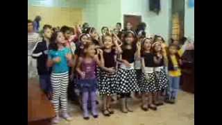 preview picture of video 'PUPUI IU  da Werica silva- Crianças Louvando a Deus no Culto Infantil 29/09/2013'