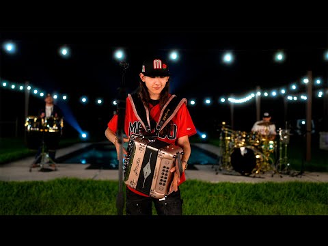 Los Dorados - La Gata Bajo La Lluvia (En Vivo)