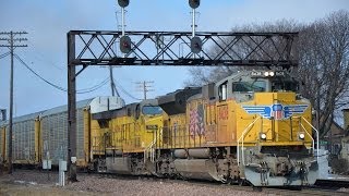 preview picture of video 'BNSF and Union Pacific in Rochelle. Day One / Part One'