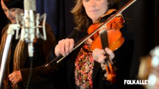 Folk Alley Sessions: Mary Jane Lamond & Wendy MacIsaac - 
