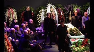 Галкин пришел один! Пугачева пропустила прощание с Волчек… Никто и подумать не мог