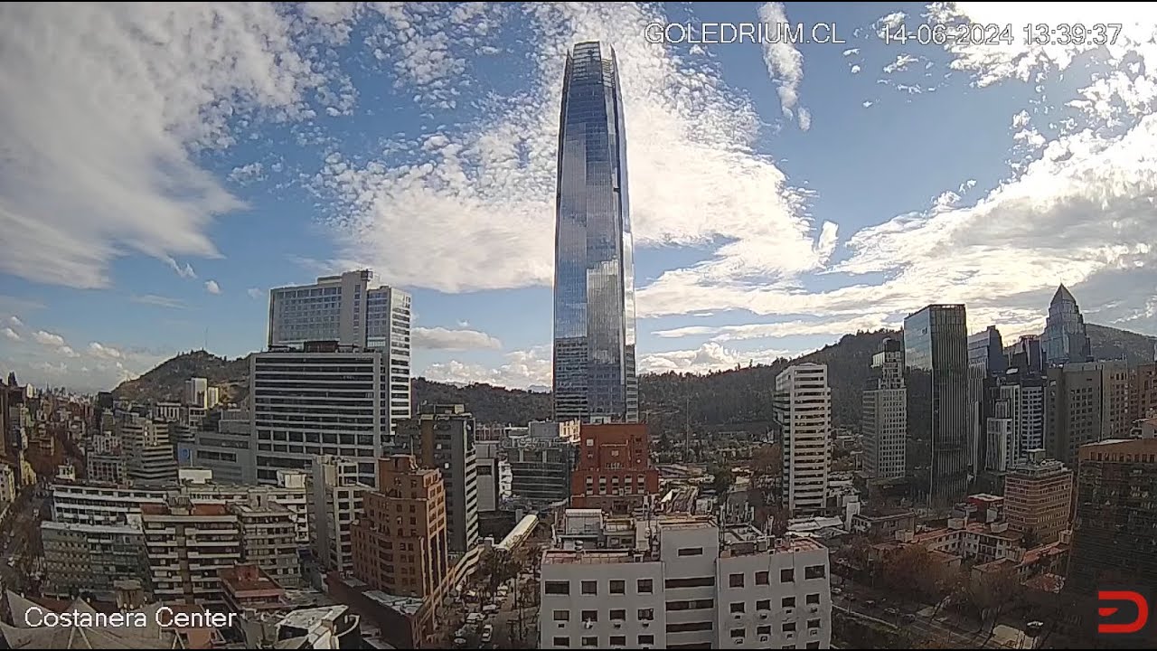 Live webcam view of Costanera Center & Sanhattan Skyline