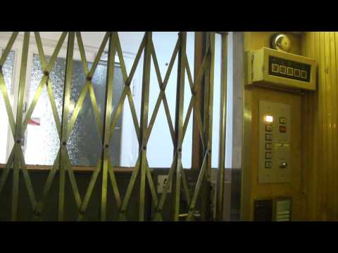 Amazing Old 1938 (m. ca 1989) KONE Gated Traction Elevator/Lift@Läntinen Pitkäkatu 35, Tku, Finland