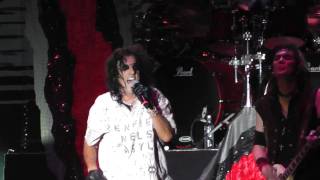 Alice Cooper - Nurse Rosetta/Be My Lover [Buzz Saw to the Crotch!] (Sonisphere UK, 2010 HD)
