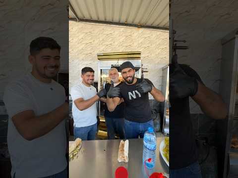 صرت معلم شاورما ليوم كامل 😂 ‏شوف النتيجة 😳￼)نزار الحموي #shorts ￼