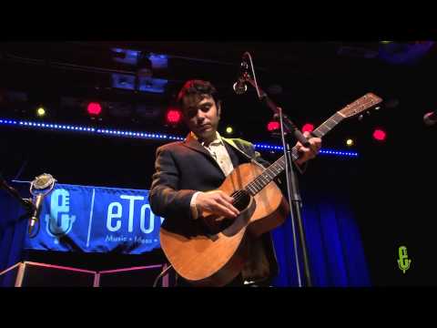 Max Gomez - "Good Friends" (eTown webisode #716)