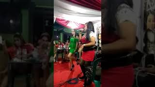 Download lagu goyang hot.. mp3