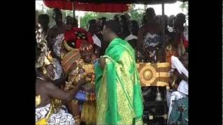 QUEEN OF JUABEN/DWABEN, GREETS KING OF ASANTE, ASANTEHENE