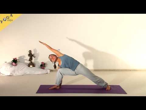 Yogasübung: Heldendreieck Variation