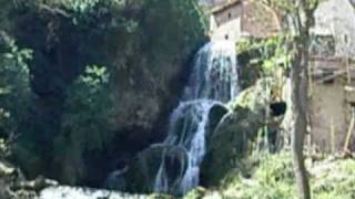 preview picture of video 'Orbaneja del Castillo (Cascada)'