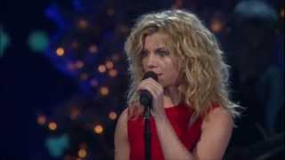 The Band Perry &quot;Santa Claus Is Coming to Town&quot; CMA Country Christmas Performance on ABC