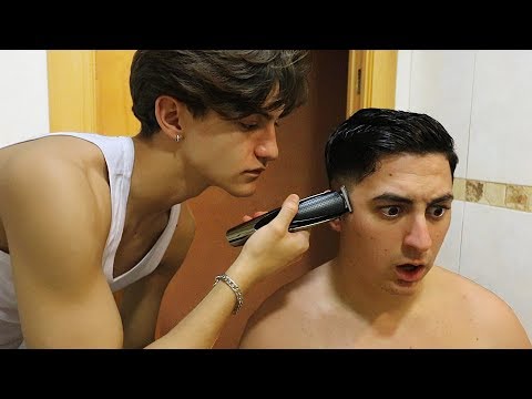 DEJO que MINIBUYER me CORTE EL PELO *primera vez en su vida*