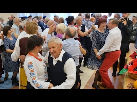 Oj dana moja dana gdzie moja sukmana,popisowy oberek z przyśpiewkami kapeli Władysława Urbańczyka.