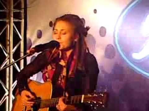 Mariette sjunger fade out i trollhättan