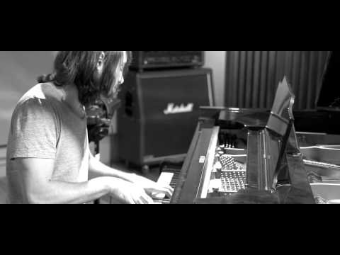 Martin Volt & Quentin state feat. Rico & Miella - Shadows (Rico & Miella's Acoustic version)